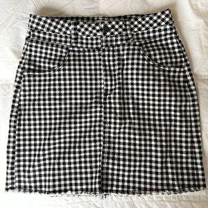 Stretchy checkered skirt (never worn)